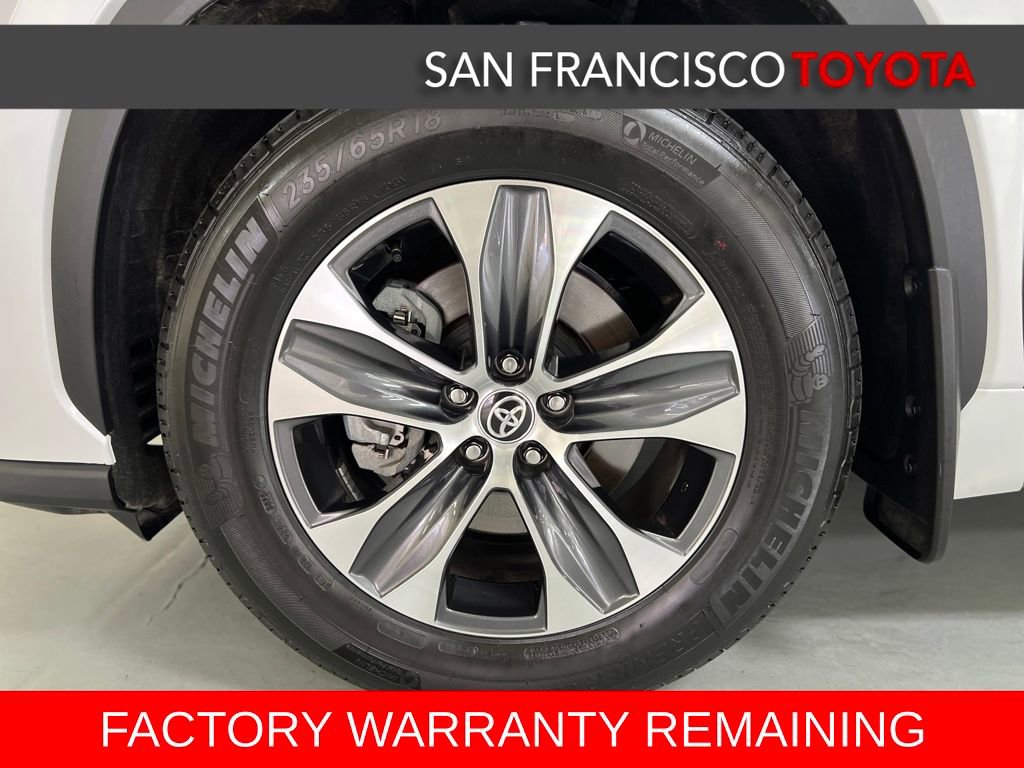 Certified 2025 Toyota Highlander XLE image 9