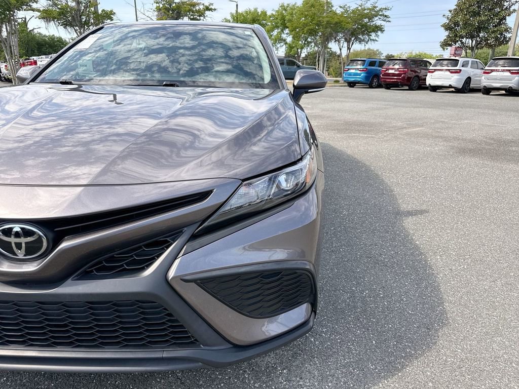 Used 2024 Toyota Camry SE w/ Convenience Package image 9