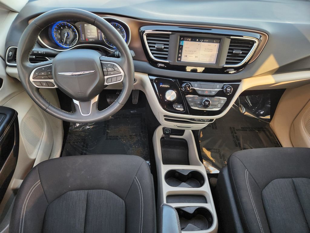 Used 2023 Chrysler Voyager LX image 26