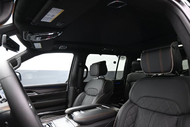New 2026 Jeep Grand Wagoneer Summit AWD/4WD image 15