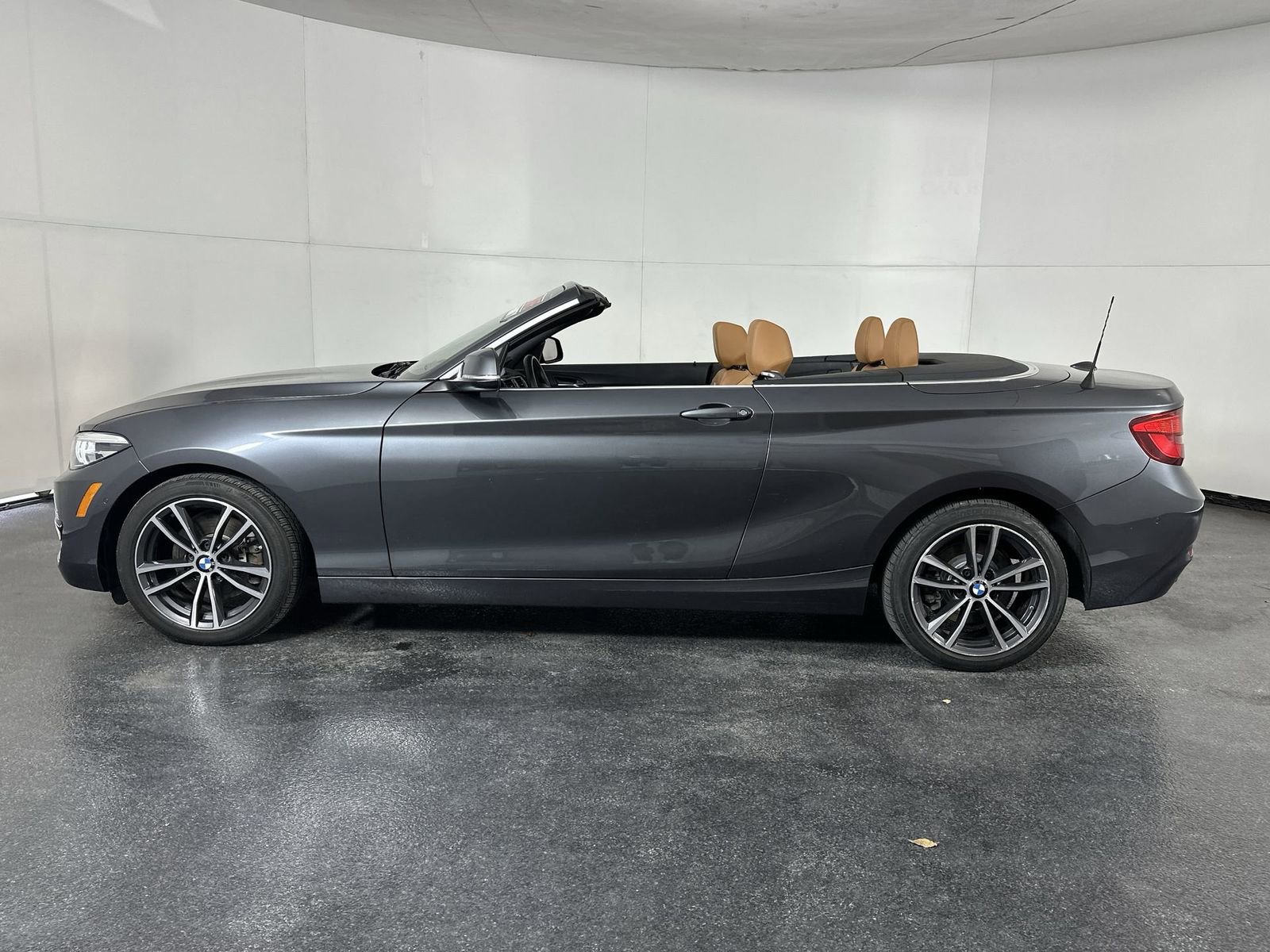 Used 2018 BMW 230i xDrive Convertible image 5