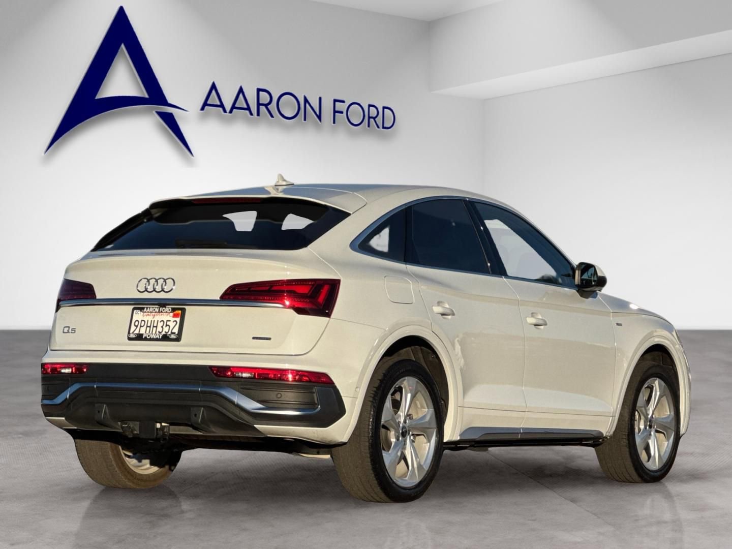 Used 2024 Audi Q5 2.0T Prestige w/ Prestige Package AWD/4WD image 6