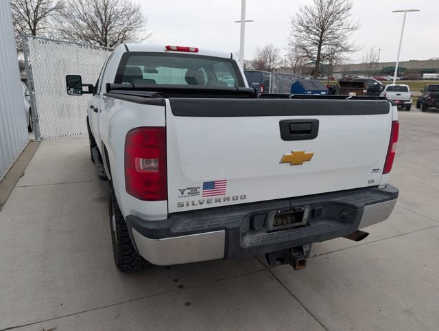 Used 2014 Chevrolet Silverado 2500 W/T AWD/4WD image 3