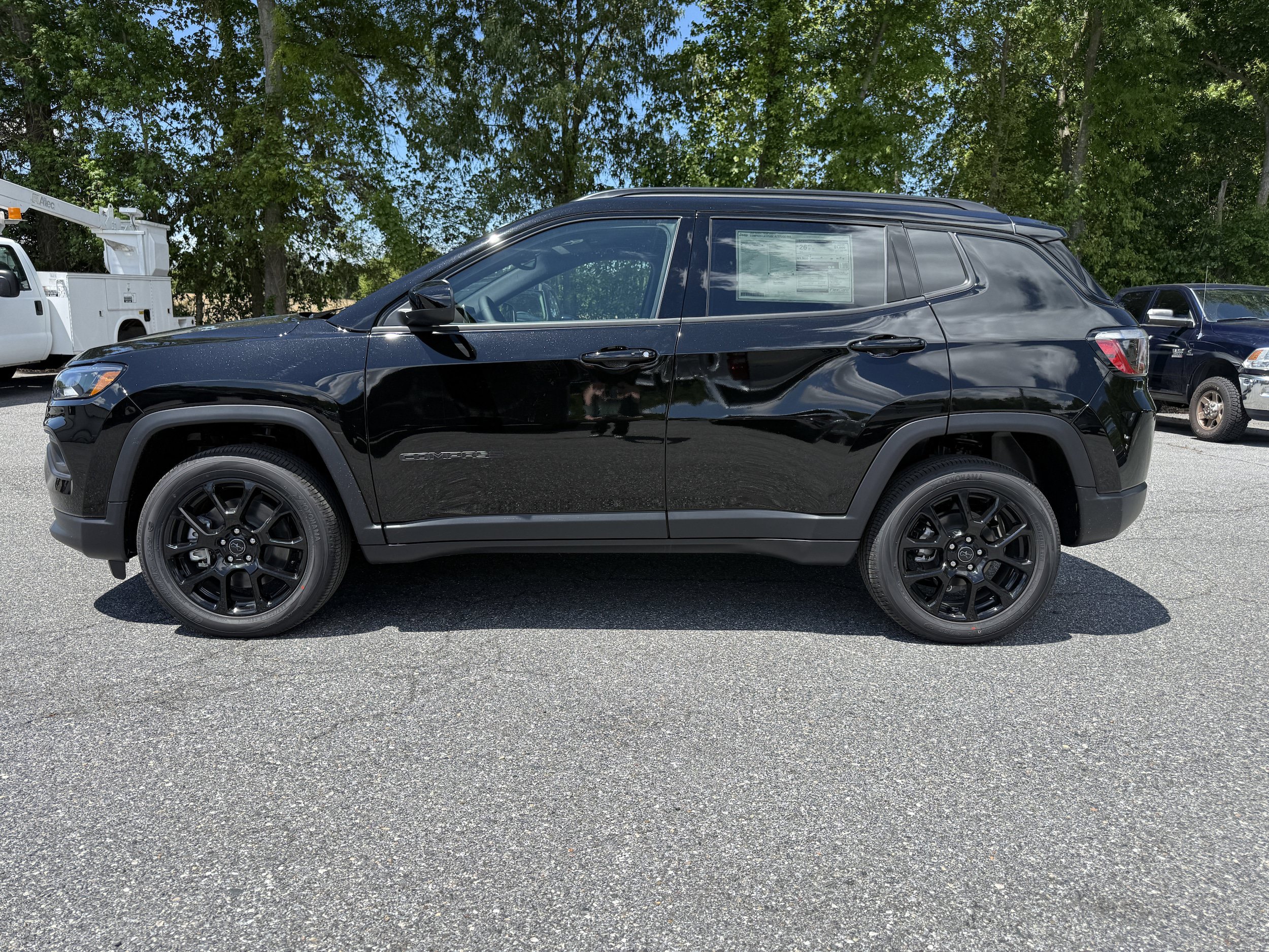 New 2026 Jeep Compass Latitude AWD/4WD image 4