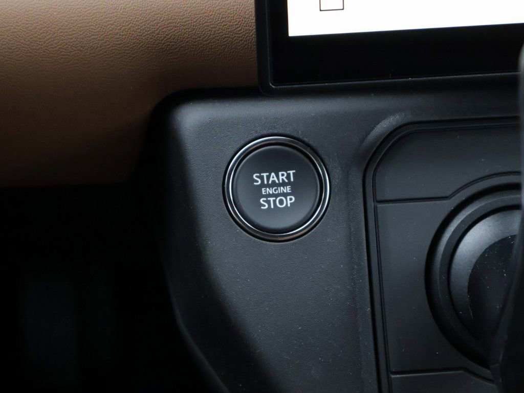 New 2026 Land Rover Defender 110 S image 27