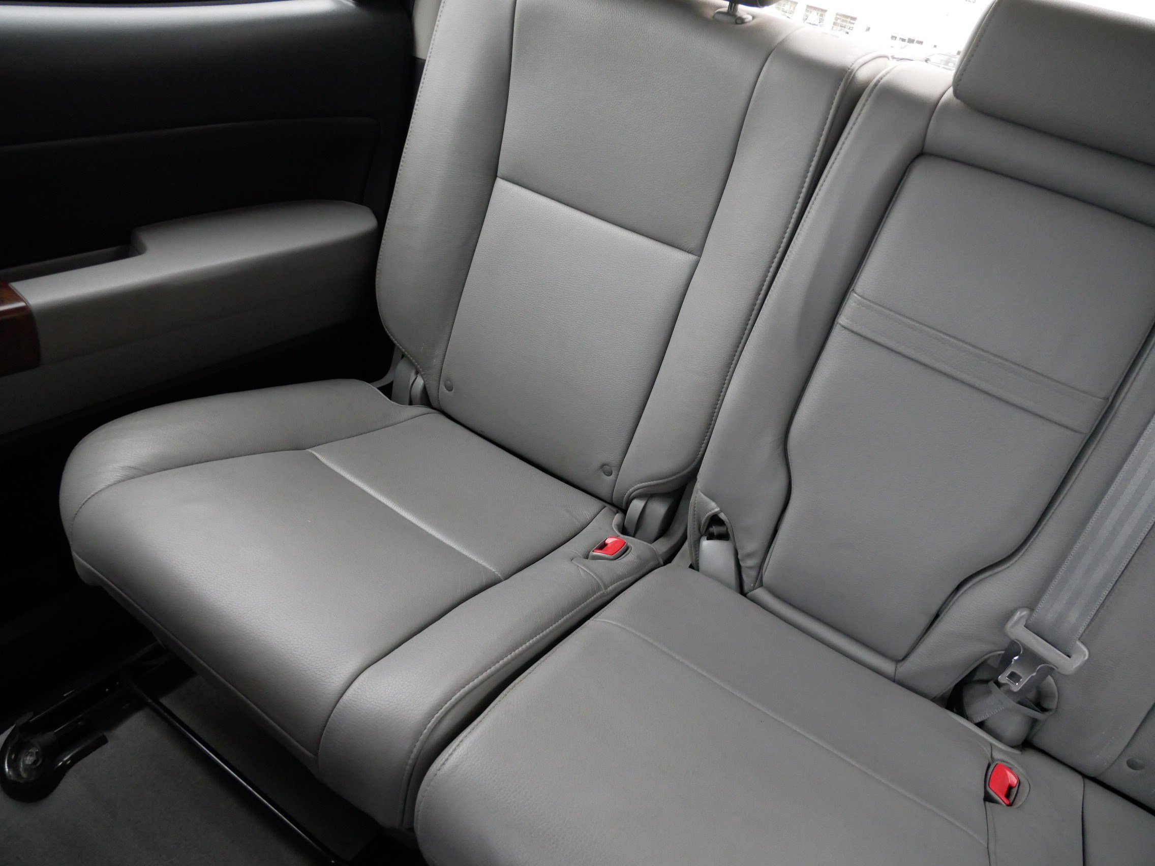 Used 2010 Toyota Tundra Limited AWD/4WD image 12