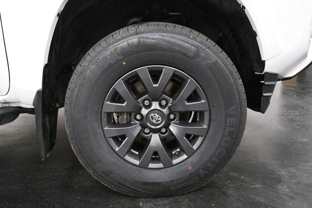 Certified 2023 Toyota Tacoma SR5 image 9