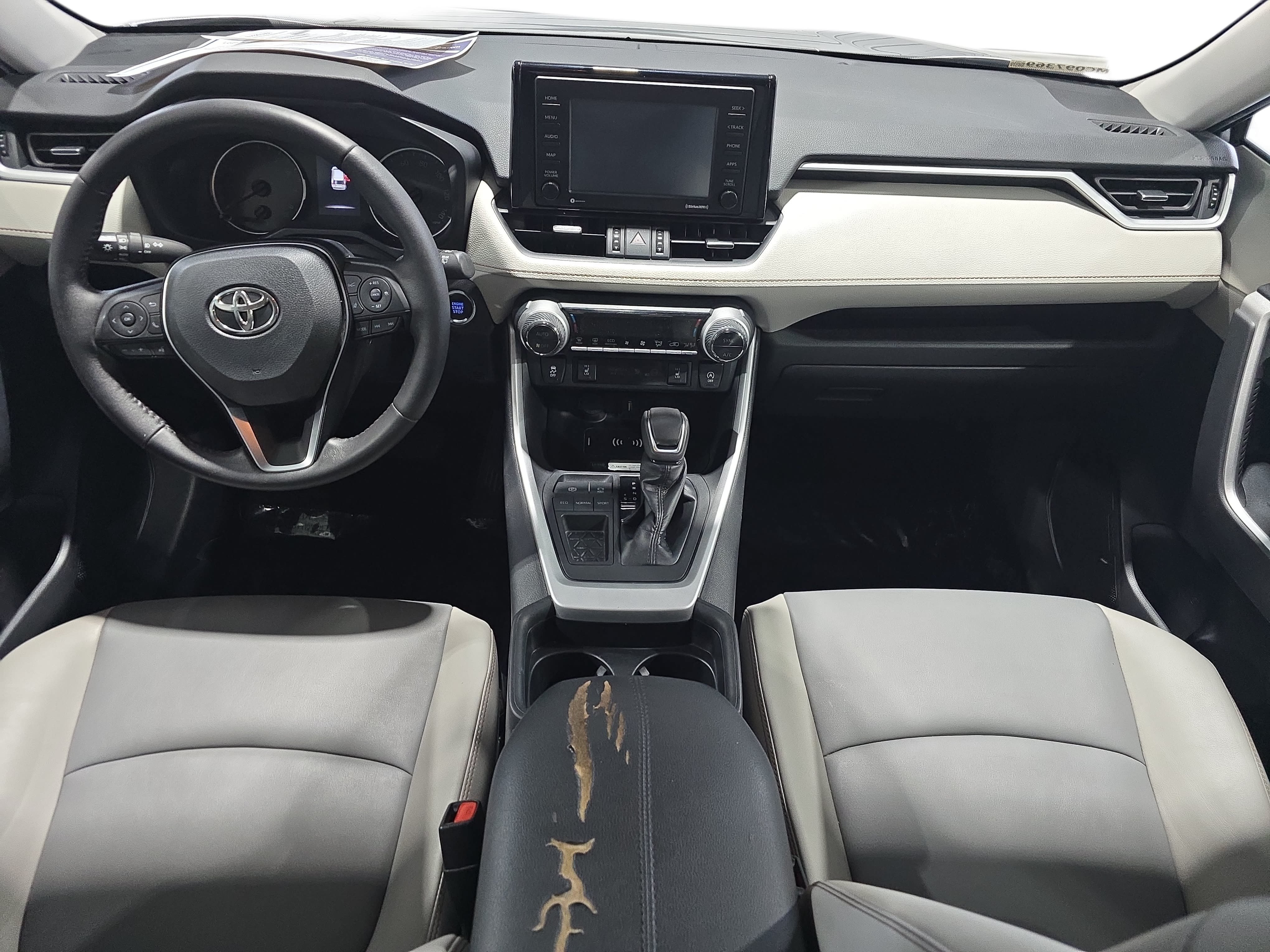 Used 2021 Toyota RAV4 XLE Premium FWD image 9