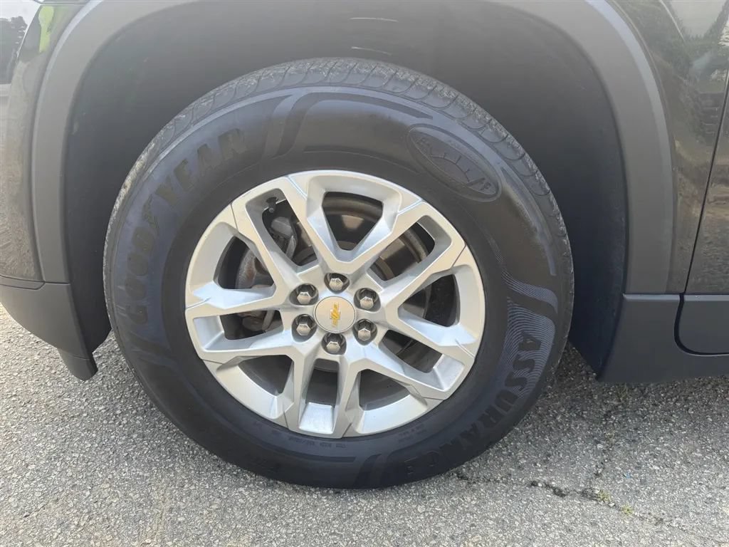 Used 2020 Chevrolet Traverse LS AWD/4WD image 38