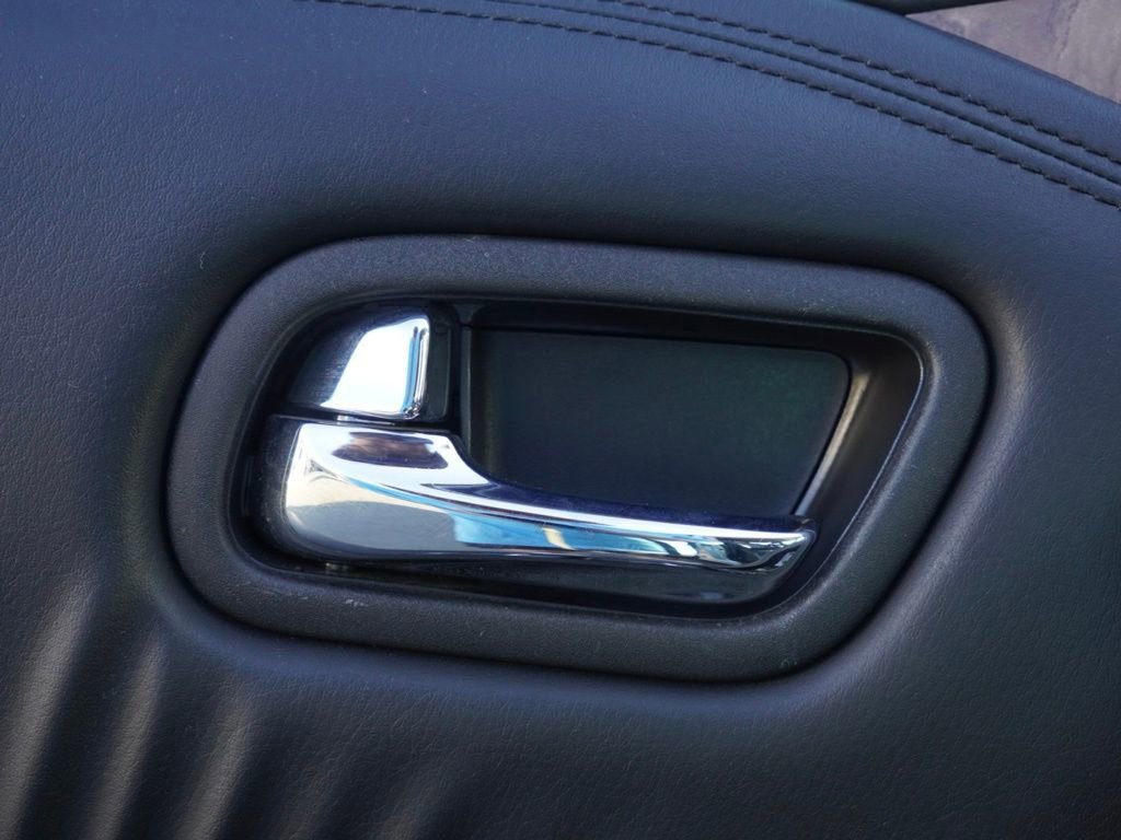 Used 2024 Nissan Armada SL w/ Captain's Chairs Package image 10