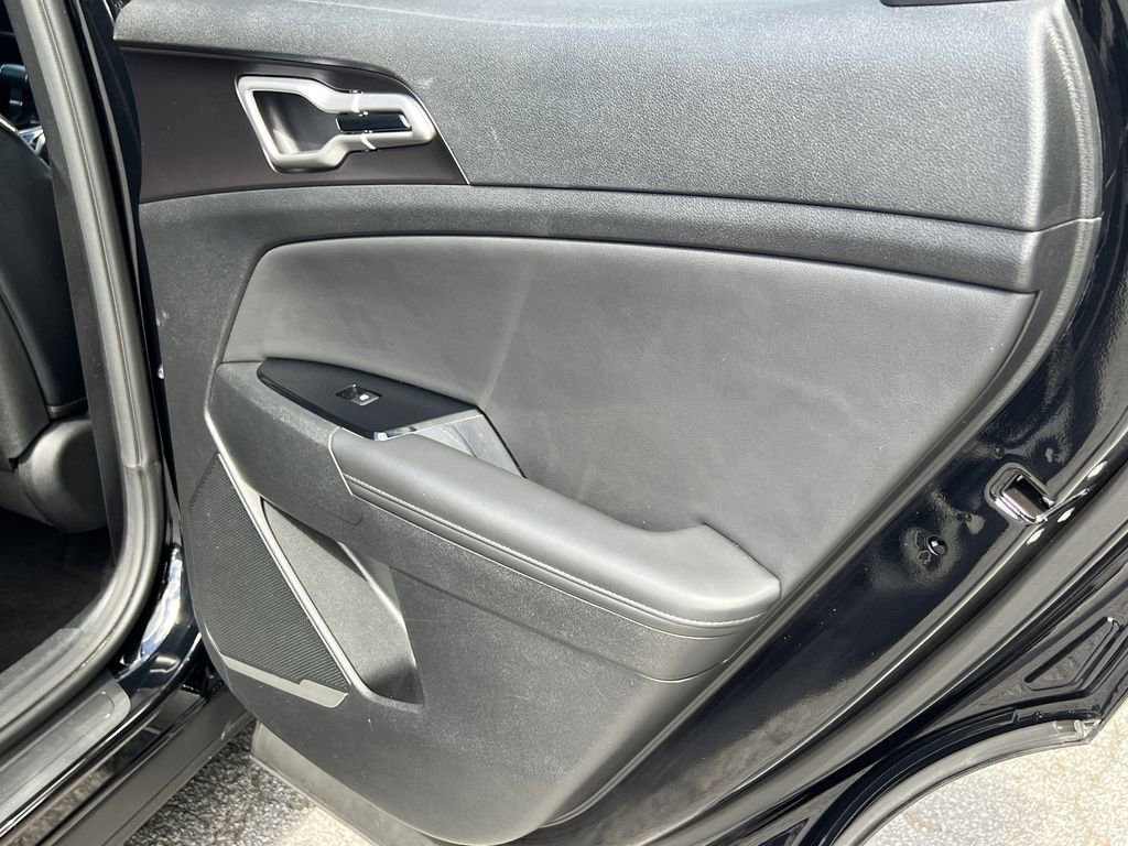 Used 2024 Kia Sportage EX image 13