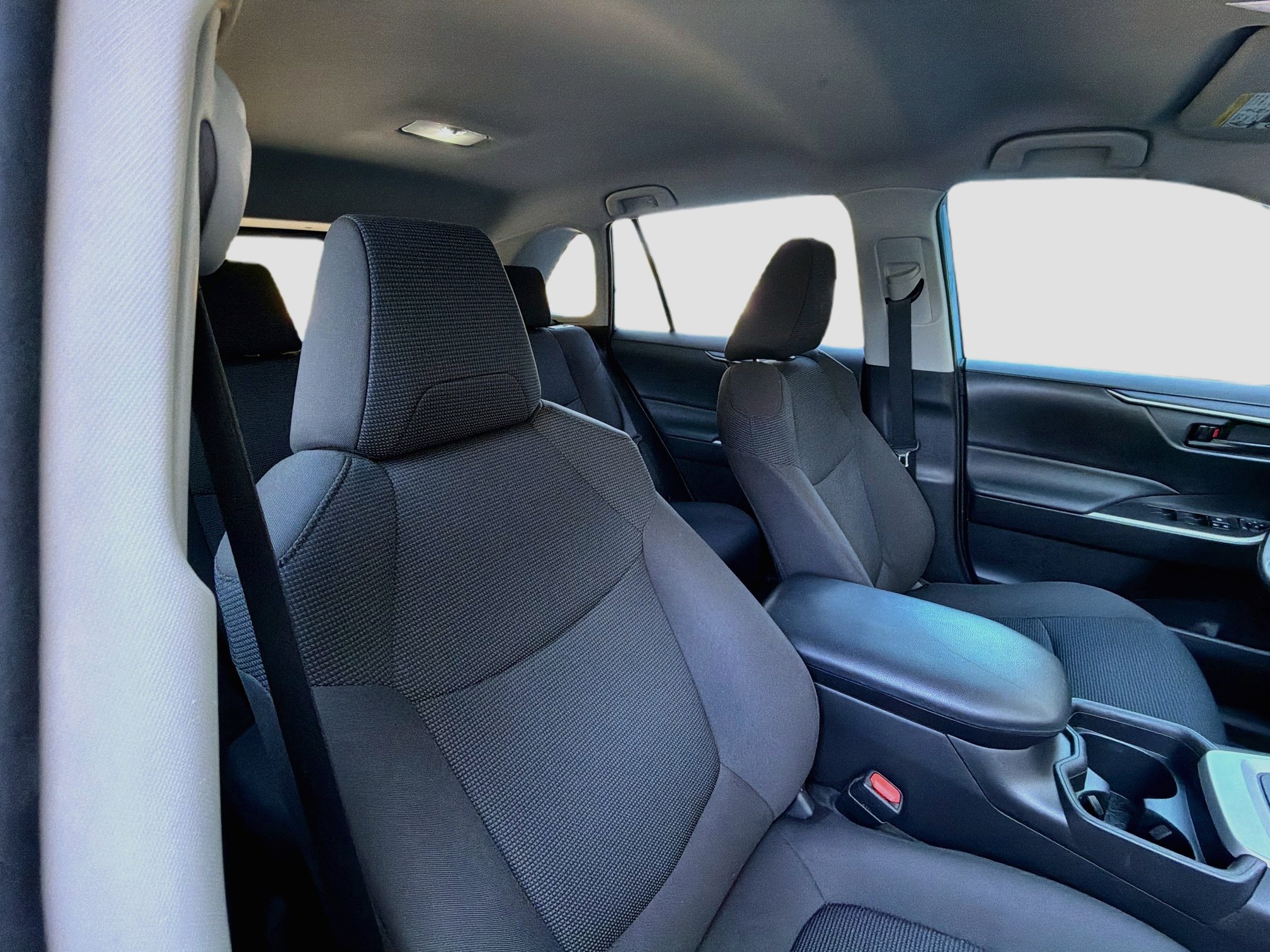 Used 2021 Toyota RAV4 LE AWD/4WD image 24