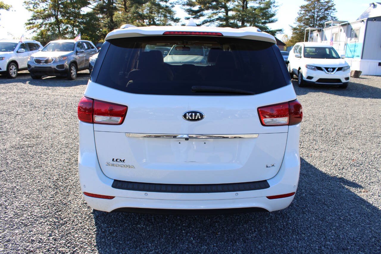 Used 2015 Kia Sedona LX w/ LX Convenience Package FWD image 8