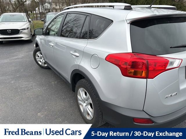 Used 2015 Toyota RAV4 LE image 10