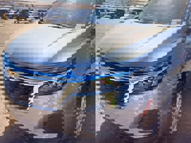 Used 2024 Chevrolet Equinox LS image 2