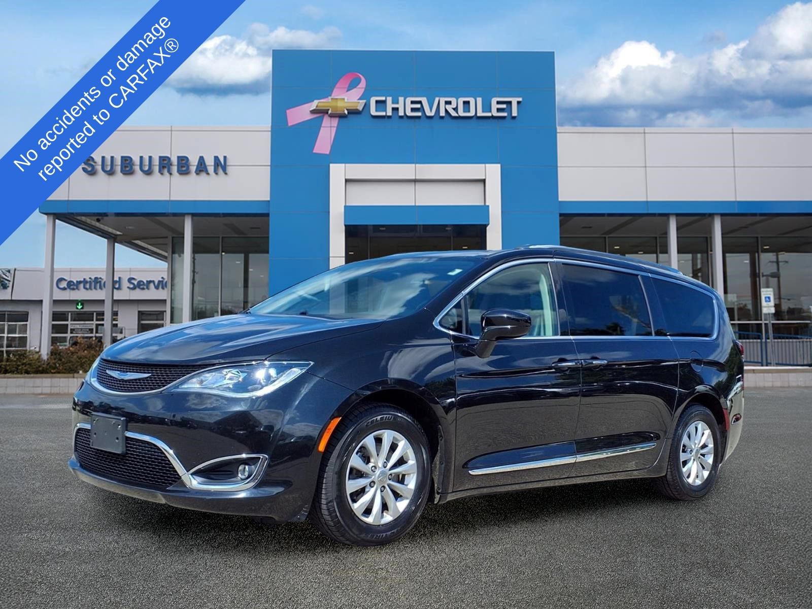 Used 2018 Chrysler Pacifica Touring-L FWD image 1
