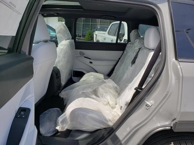 New 2026 Jeep Cherokee Overland w/ Advanced Pro Tech Group AWD/4WD image 8