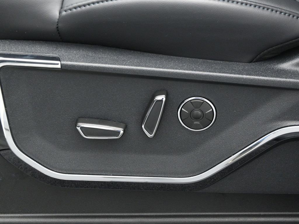 New 2025 Ford F150 Platinum w/ Equipment Group 702A High image 9