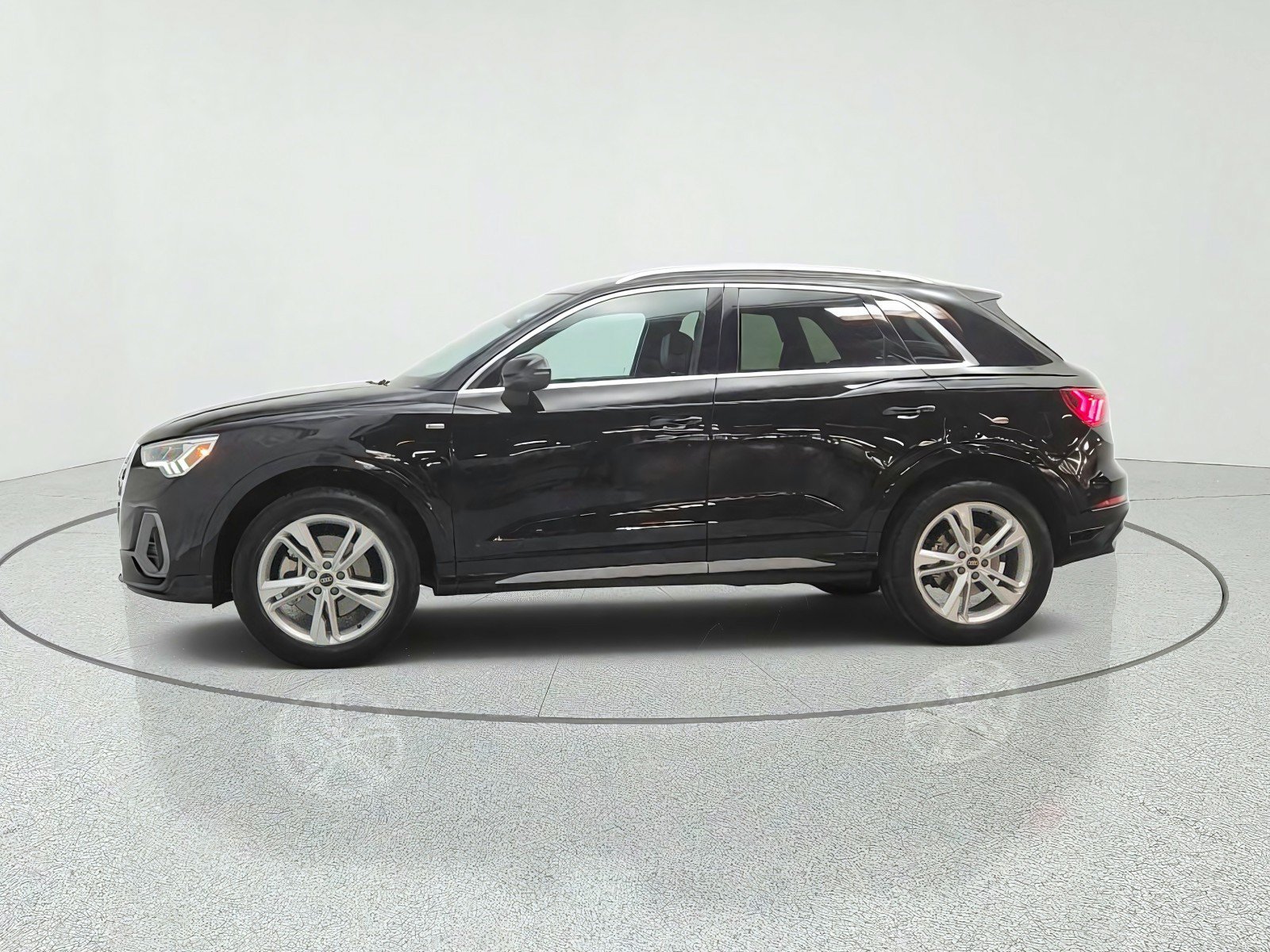 Used 2023 Audi Q3 2.0T Premium w/ Convenience Package AWD/4WD image 8