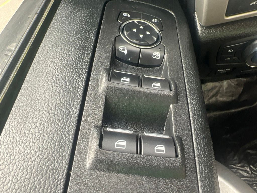 Used 2019 Ford F150 Lariat w/ Equipment Group 502A Luxury AWD/4WD image 19