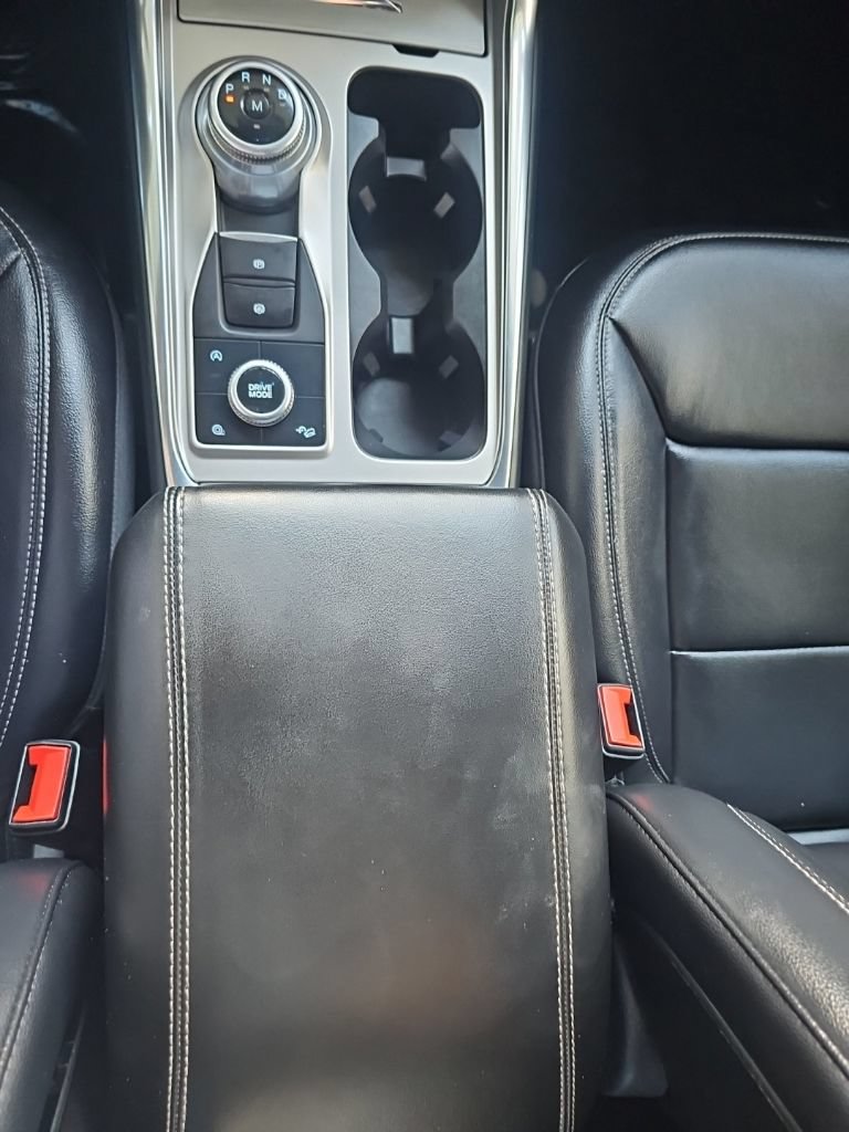 Used 2020 Ford Explorer XLT w/ Equipment Group 202A AWD/4WD image 22