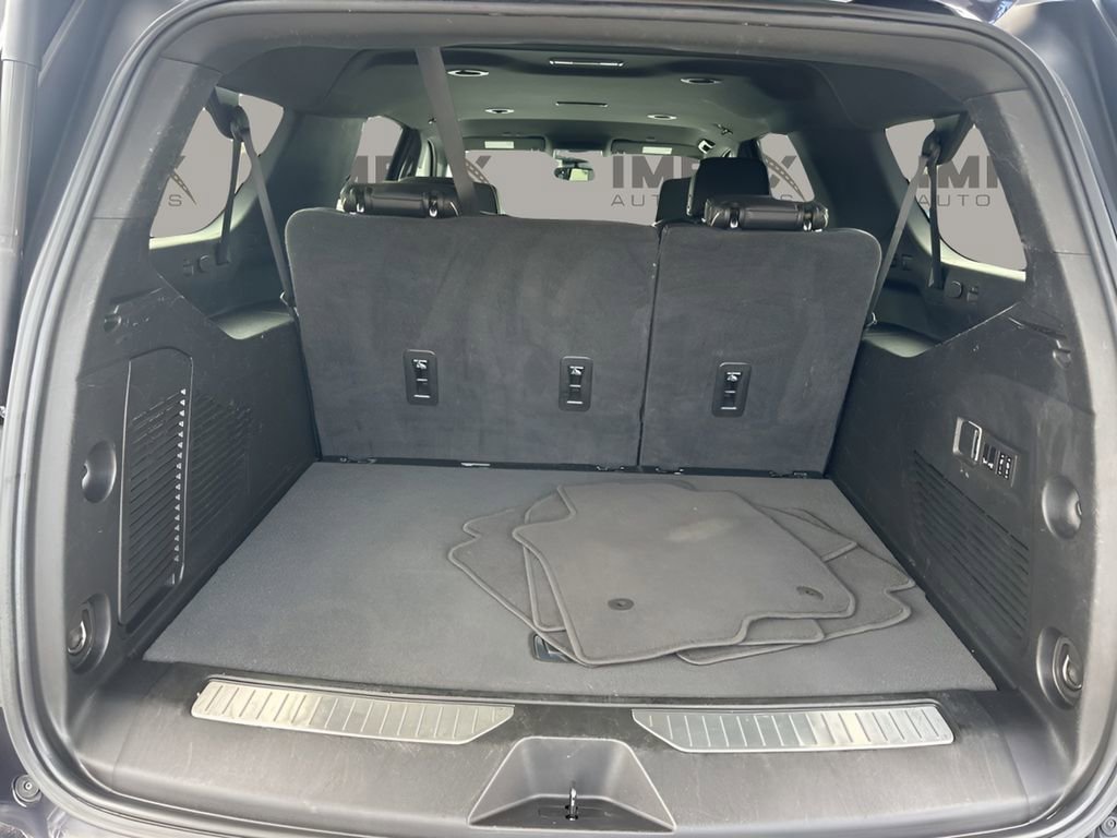 Used 2023 Chevrolet Suburban Premier image 27