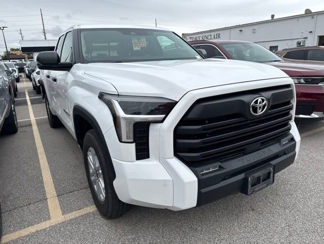 Used 2022 Toyota Tundra SR5 w/ SR5 Convenience Package RWD image 7