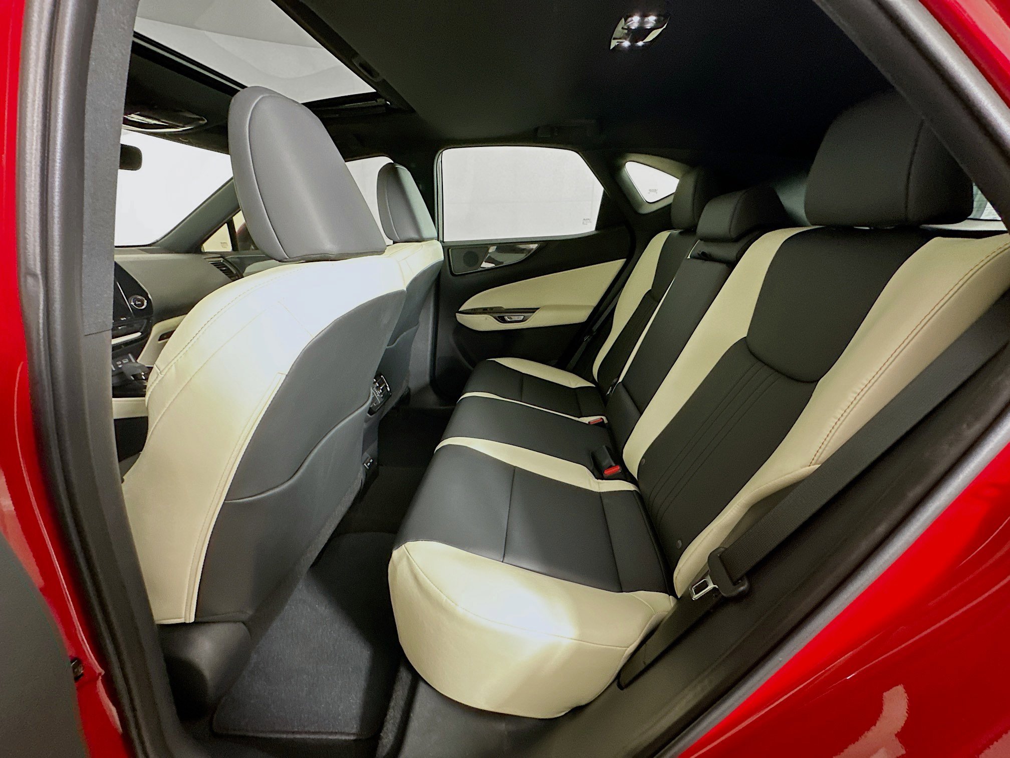 Used 2024 Lexus NX 250 FWD image 28