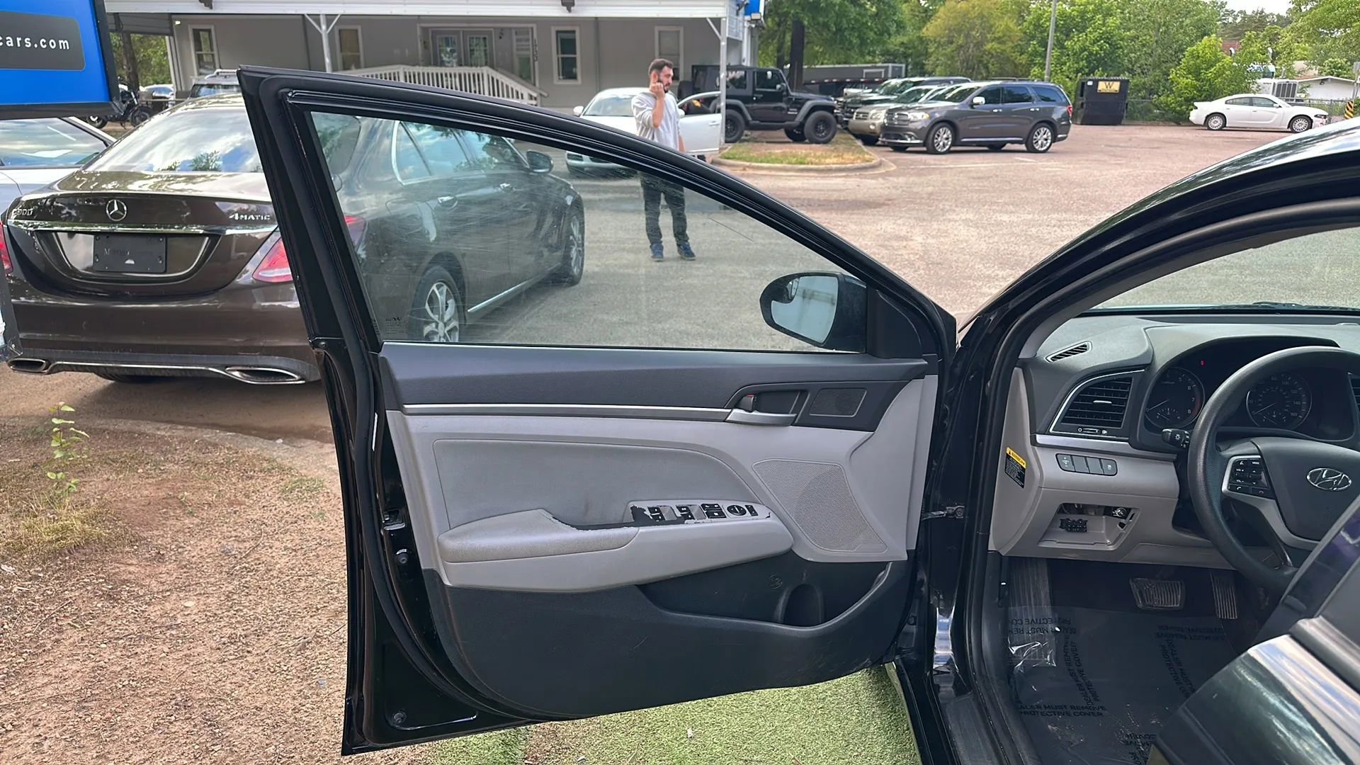 Used 2017 Hyundai Elantra SE FWD image 15