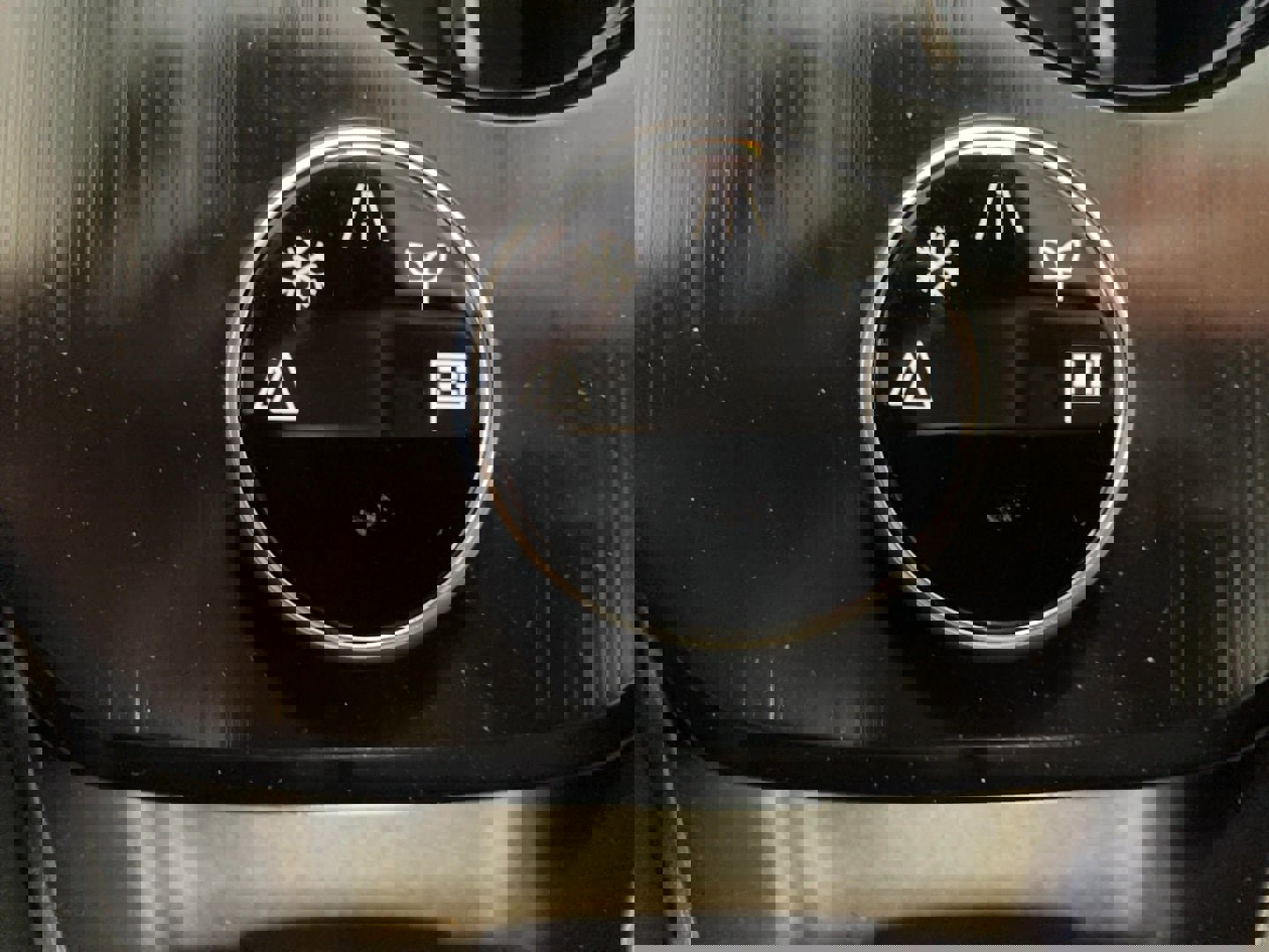 Used 2023 Nissan Rogue SL w/ SL Premium Package image 10