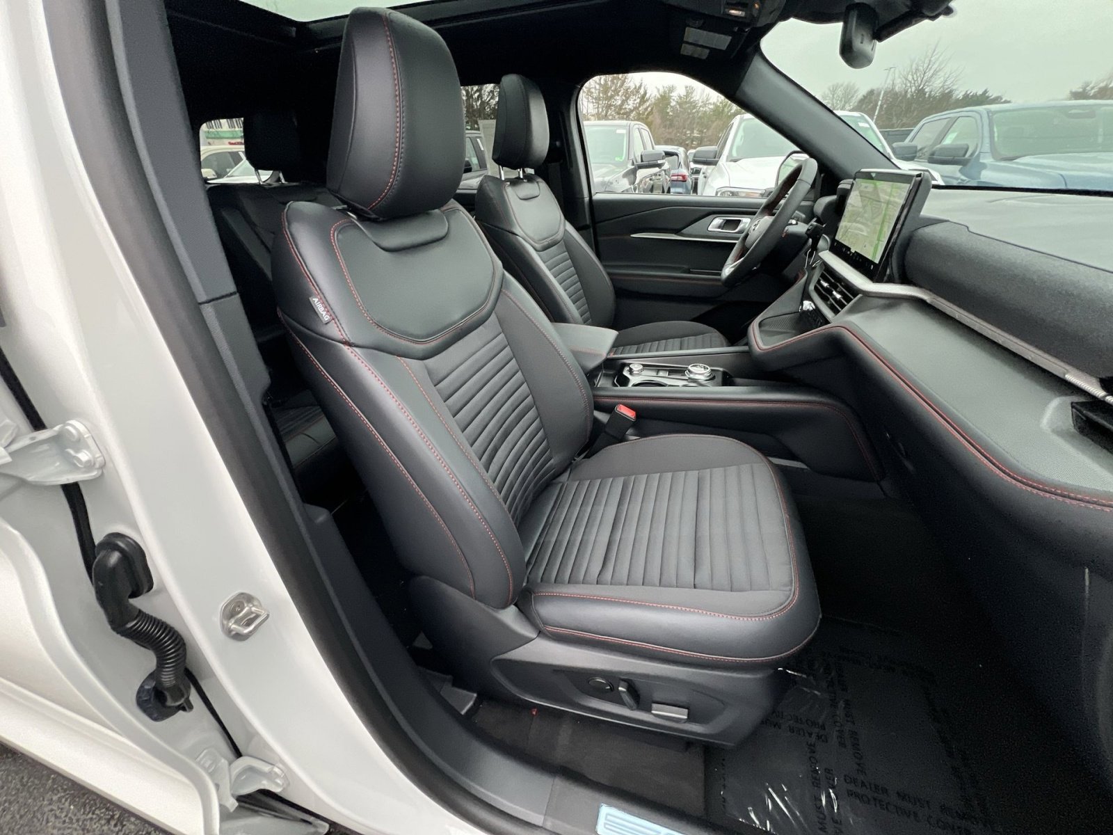 New 2026 Ford Explorer ST-Line w/ ST-Line Street Pack image 27