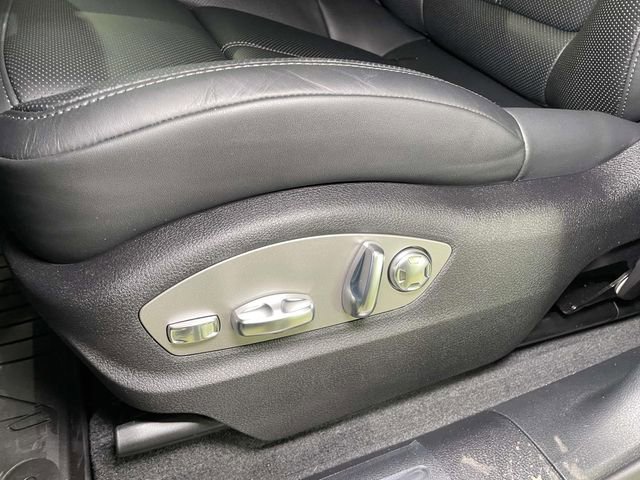 New 2026 Porsche Macan image 17