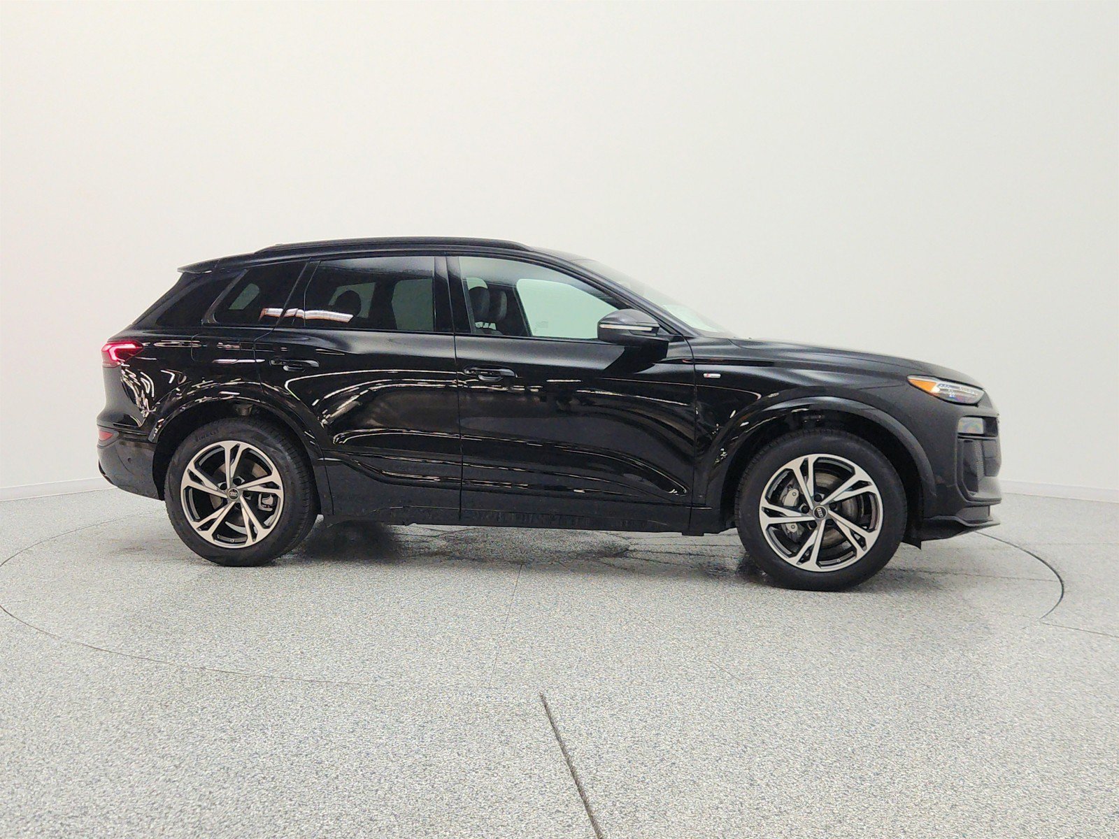 New 2027 Audi Q6 e-tron Premium Plus AWD/4WD image 4