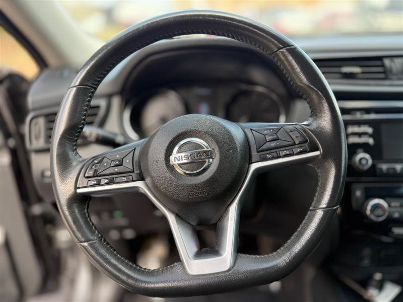 Used 2017 Nissan Rogue SV w/ Midnight Edition AWD/4WD image 43