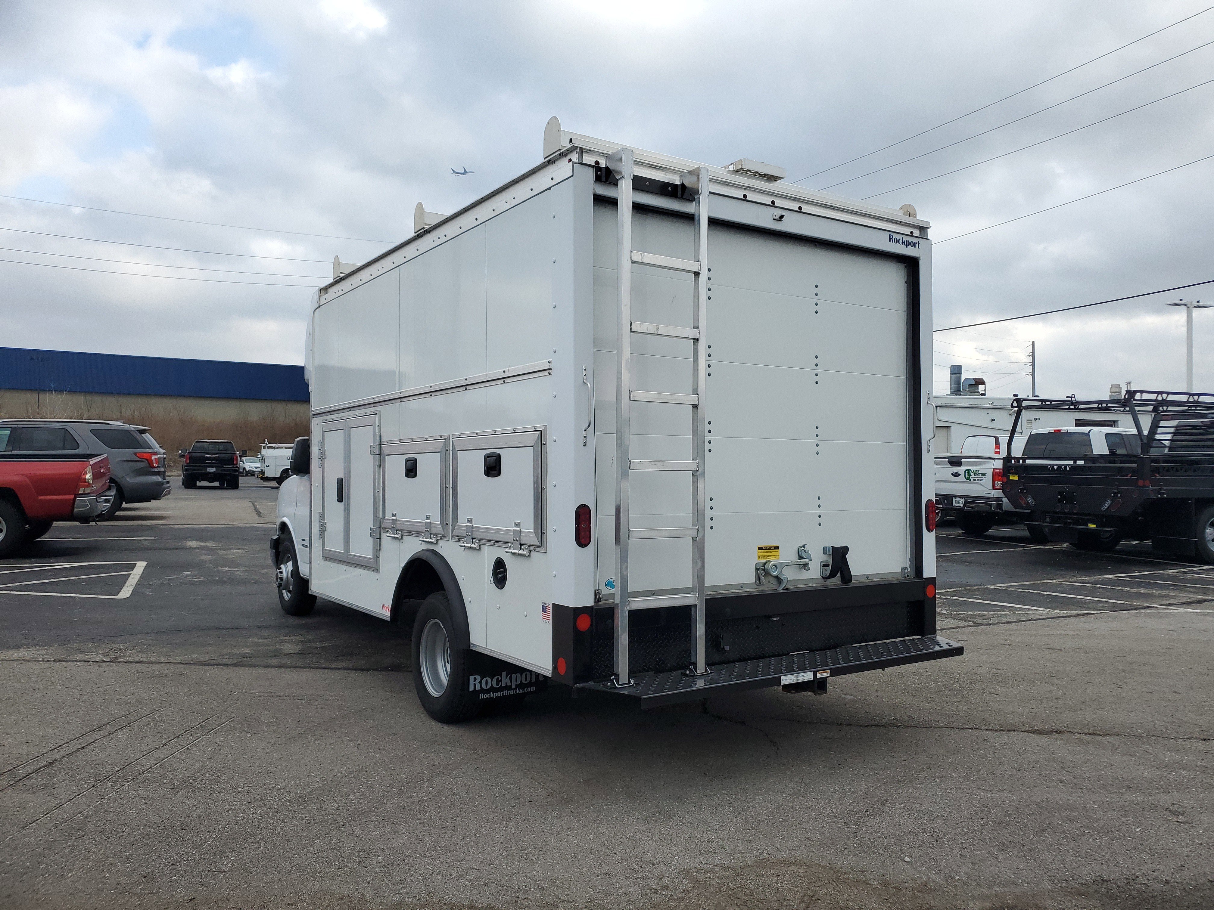 New 2025 GMC Savana 4500 w/ Power Convenience Package image 7
