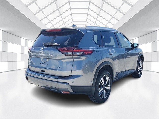New 2025 Nissan Rogue SL w/ Tech Package FWD image 4