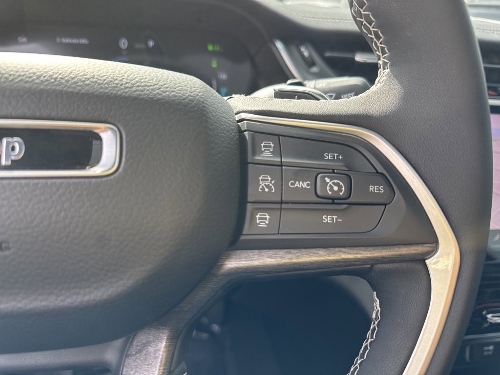 Used 2025 Jeep Grand Cherokee Limited 4xe w/ MOPAR Finishing Package image 38