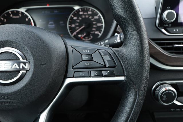 Used 2024 Nissan Altima 2.5 SV FWD image 14
