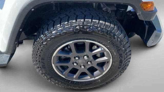 Used 2021 Jeep Gladiator Overland w/ Trailer Tow Package AWD/4WD image 9