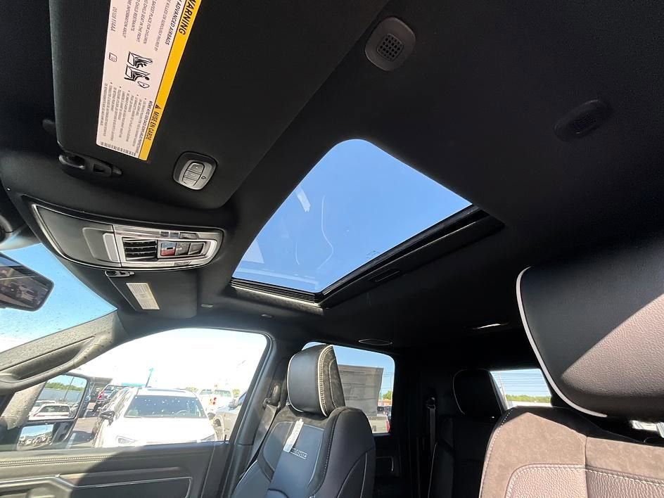New 2026 RAM 3500 Laramie AWD/4WD image 30