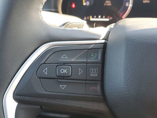 Used 2024 Jeep Grand Cherokee Altitude image 23