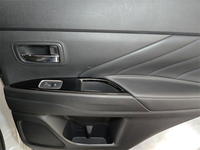 Used 2019 Mitsubishi Outlander SEL image 23