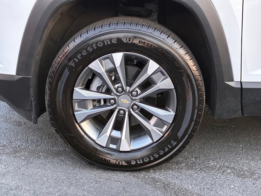 Used 2026 Chevrolet Equinox LT FWD image 45