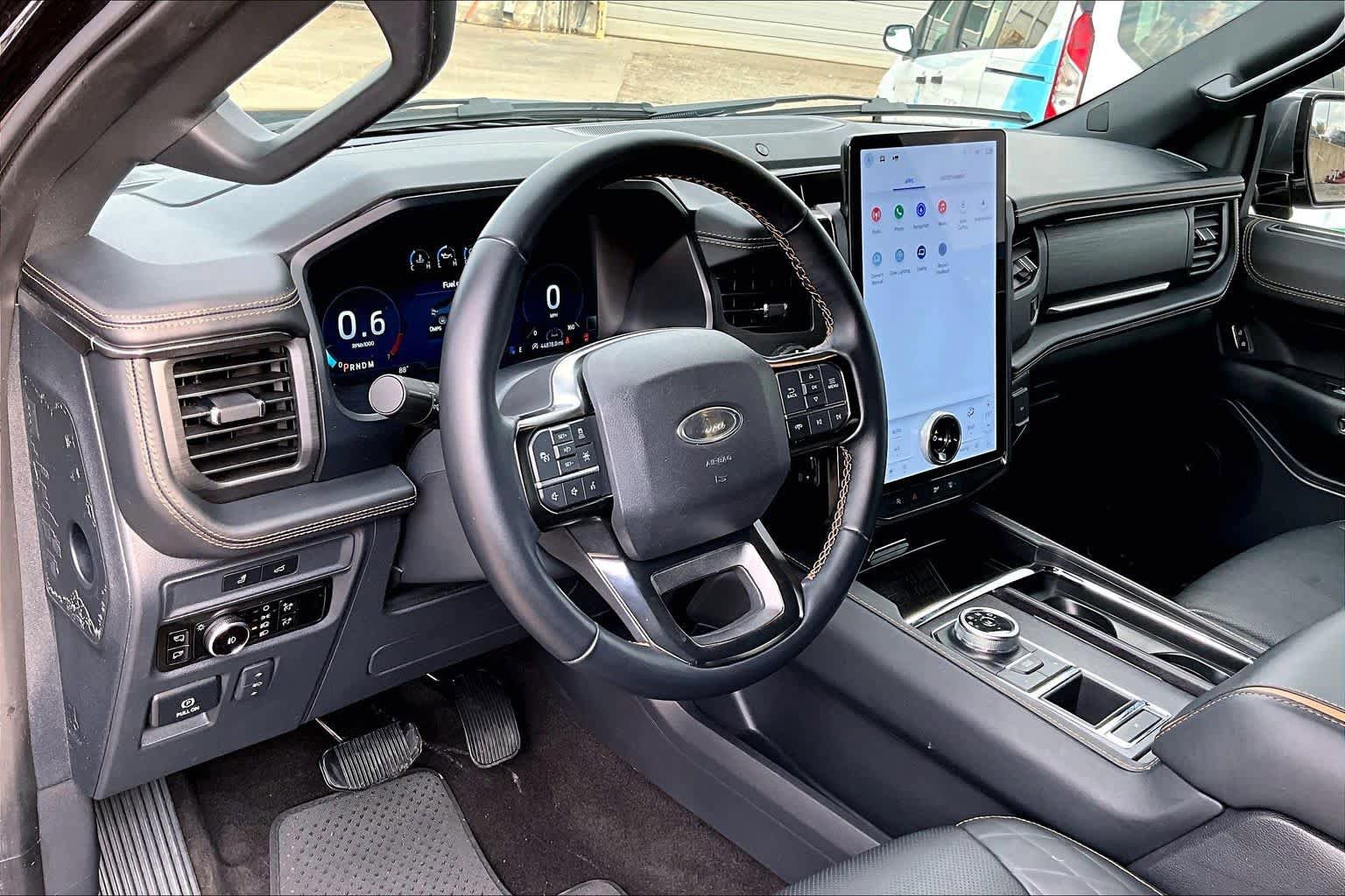 Used 2023 Ford Expedition Platinum image 18