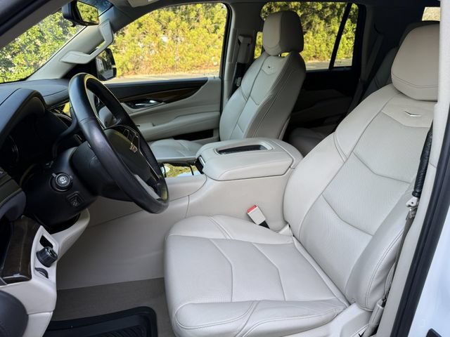 Used 2018 Cadillac Escalade Luxury RWD image 11