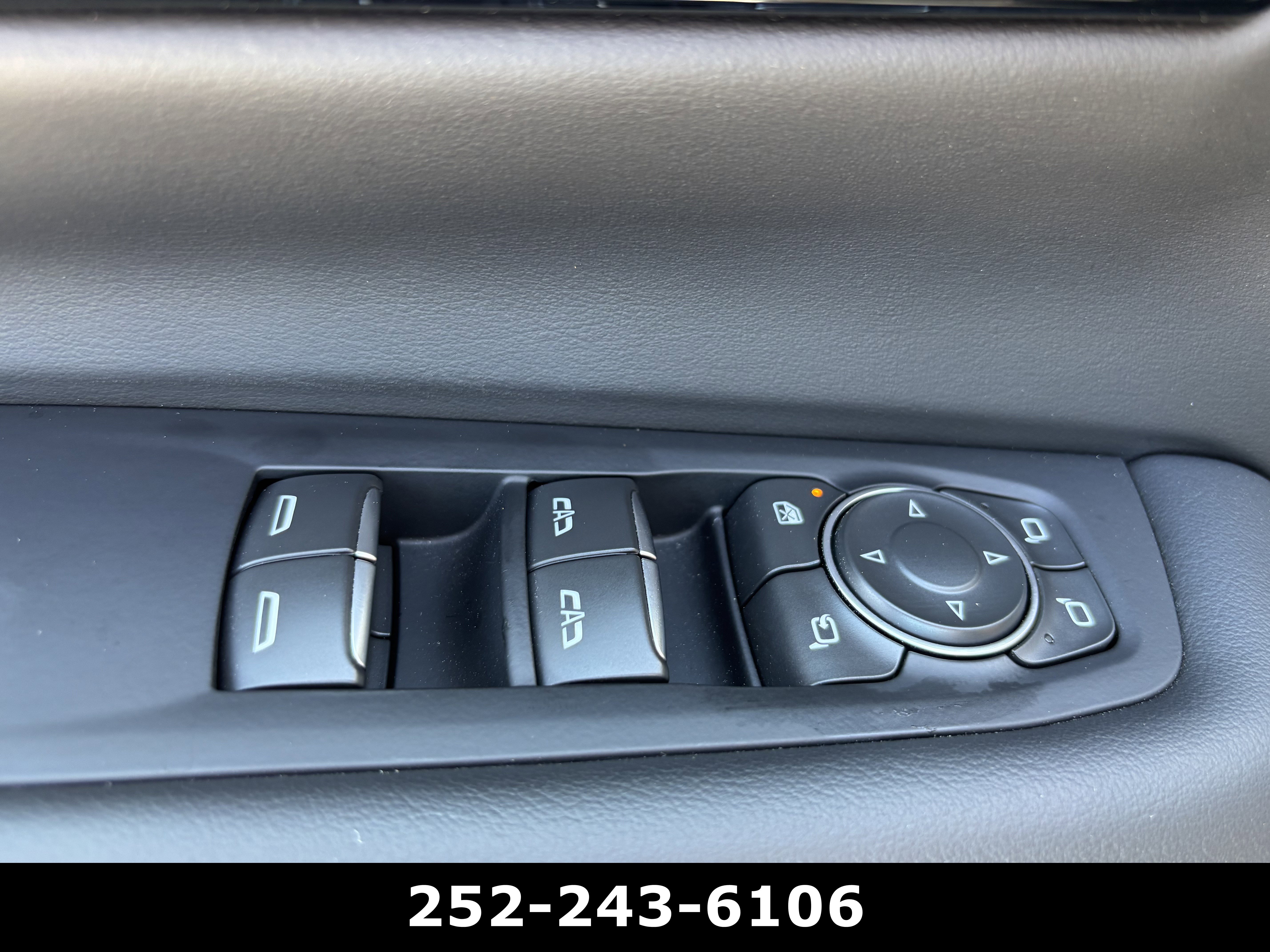 Used 2025 Chevrolet Tahoe High Country AWD/4WD image 36