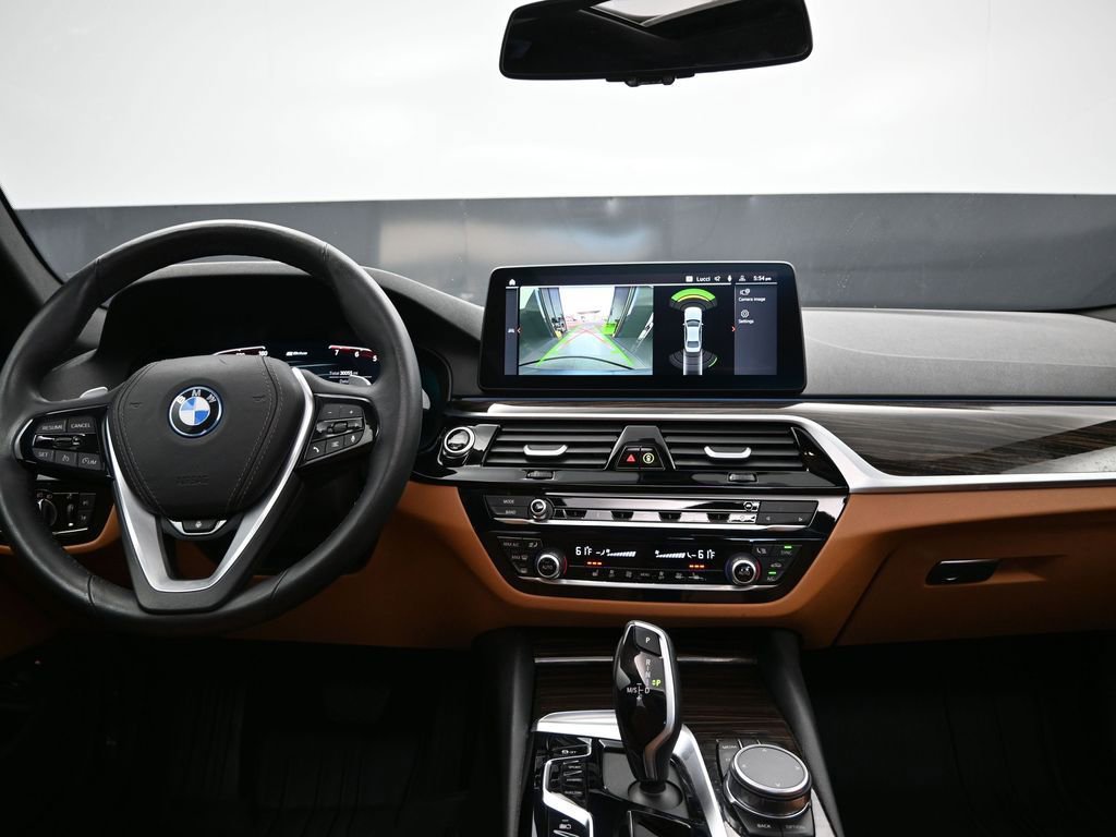 Used 2023 BMW 530e xDrive w/ Convenience Package image 19