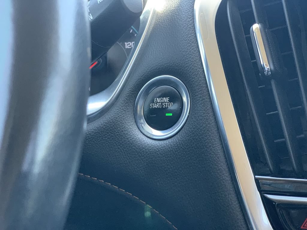 Used 2021 Chevrolet Traverse LT FWD image 14