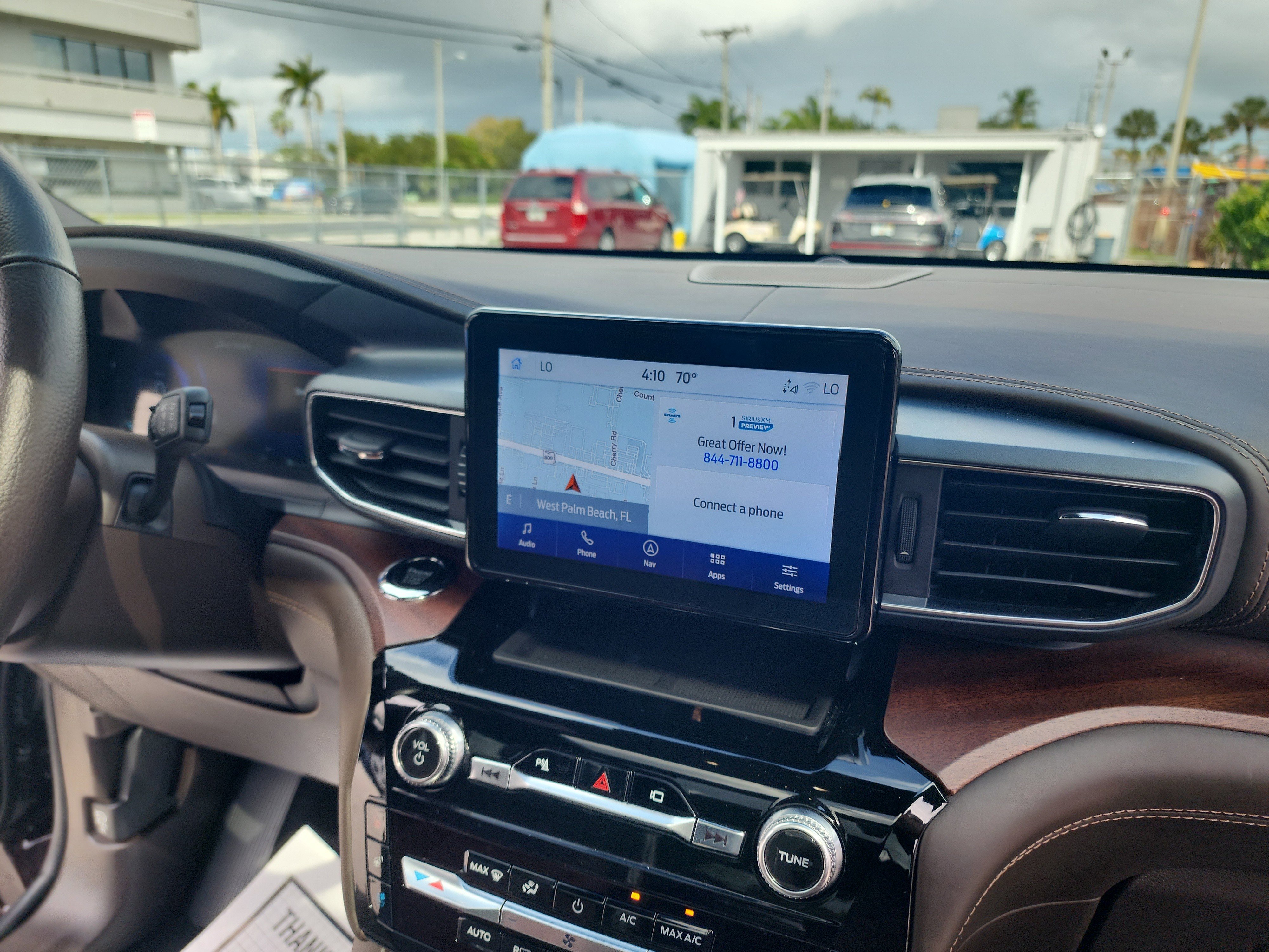 Used 2023 Ford Explorer King Ranch w/ Class IV Trailer Tow Package image 27