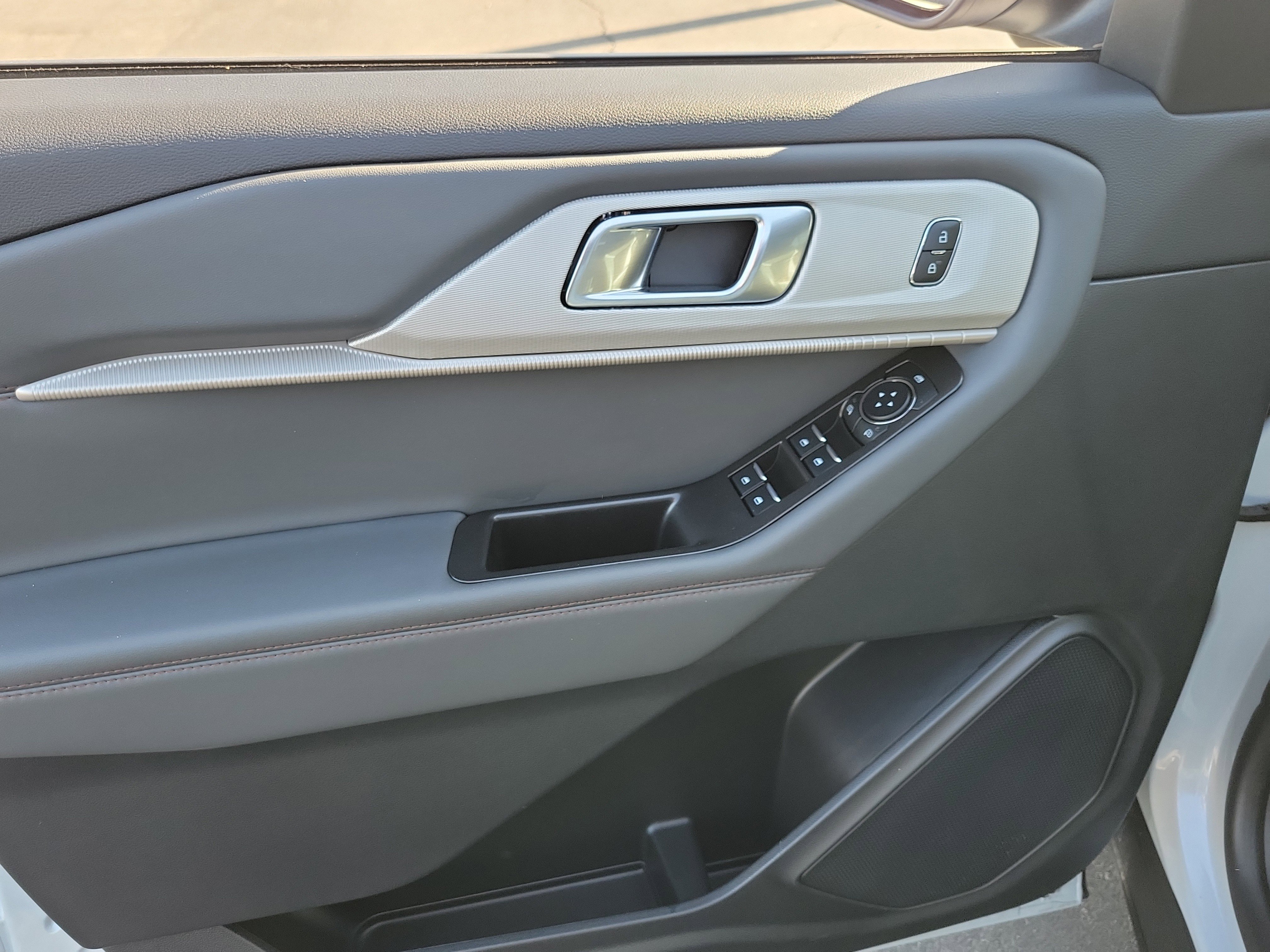 Used 2026 Ford Explorer Active w/ Active Comfort Package RWD image 11